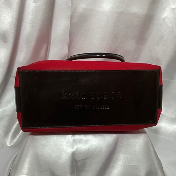Kate Spade ♠️  Red Large, nylon Tote 5-H2a - Picture 5 of 9